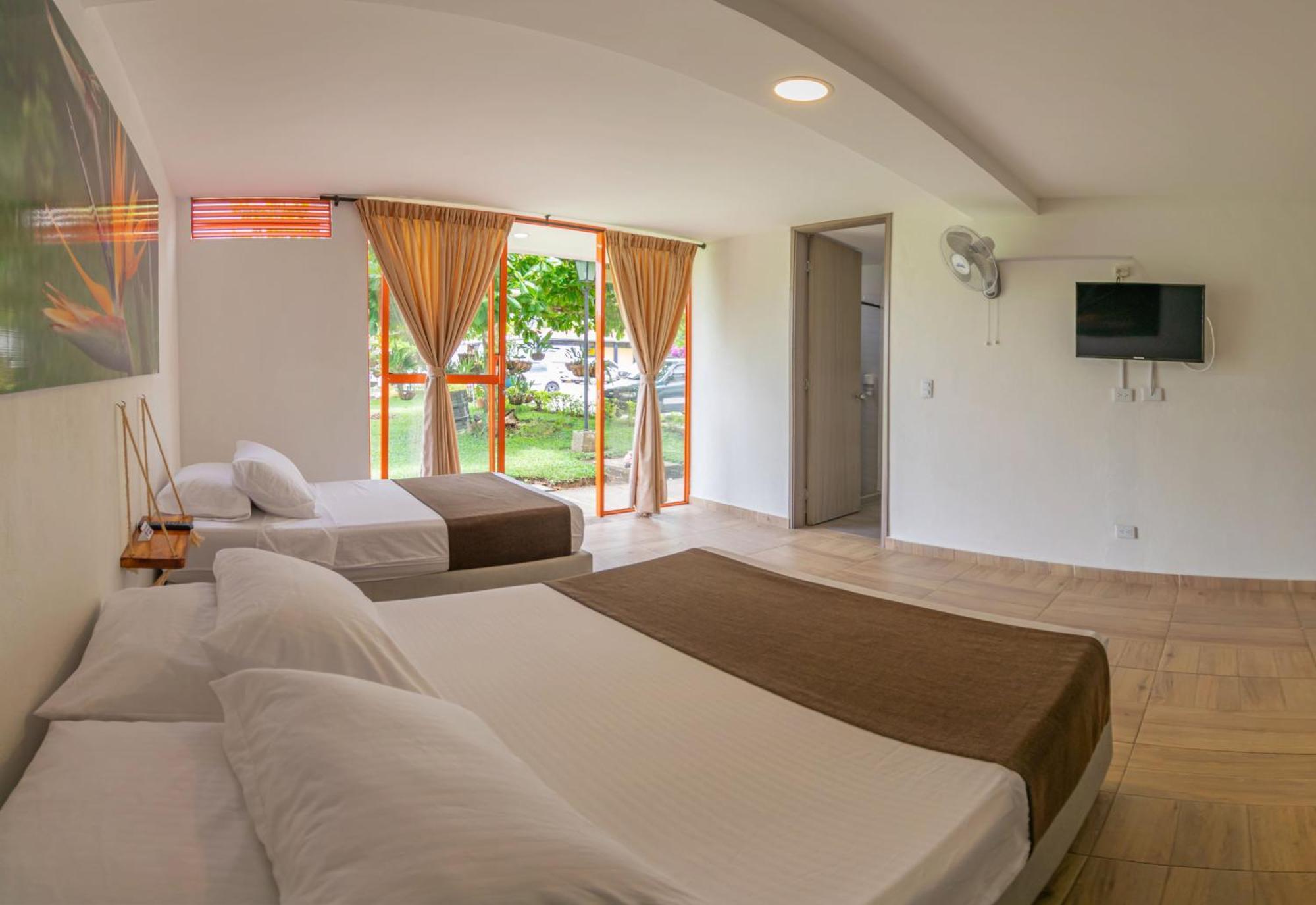 Hotel Campestre La Aldea Montenegro Bagian luar foto