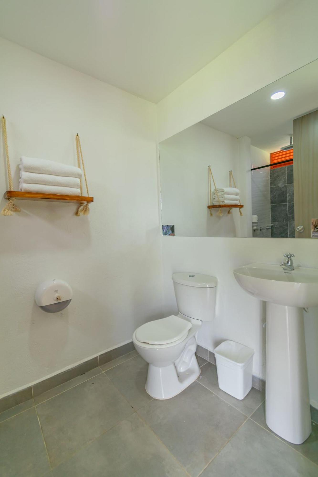 Hotel Campestre La Aldea Montenegro Bagian luar foto
