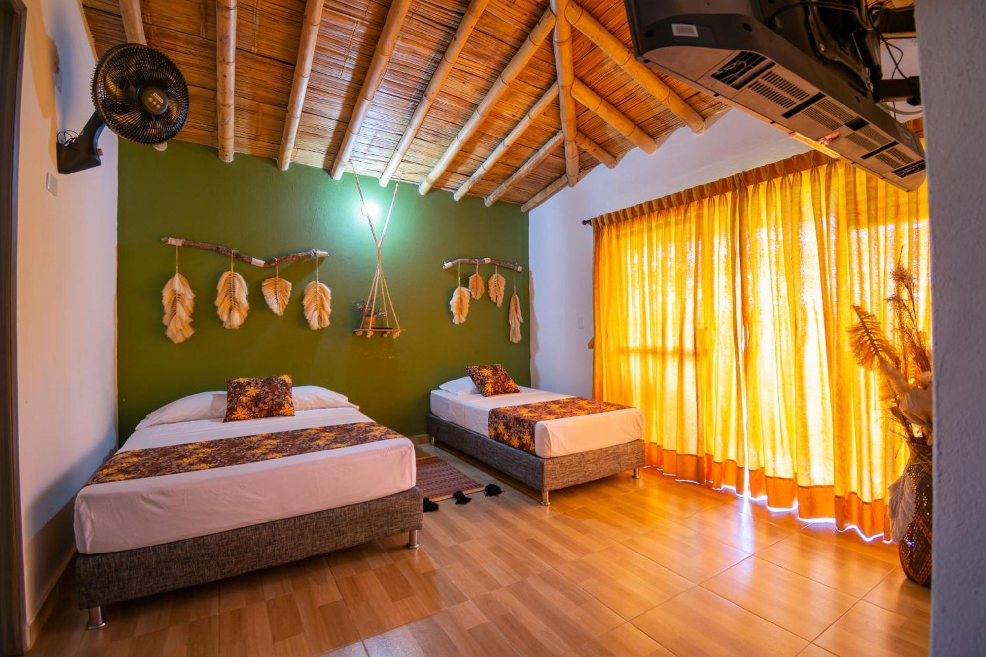 Hotel Campestre La Aldea Montenegro Bagian luar foto